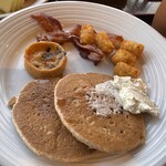 100 Sails Restaurant & Bar - 