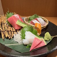 UMAMI日本酒弐番館 - 本マグロ入り お造り三点盛り