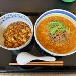 出雲翠苑 - 料理写真:担々麺　880円　+ ハーフ麻婆豆腐丼　550円