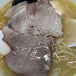 麺処ろくめい - 広げた豚チャーシューさんでーす。大きい‼︎