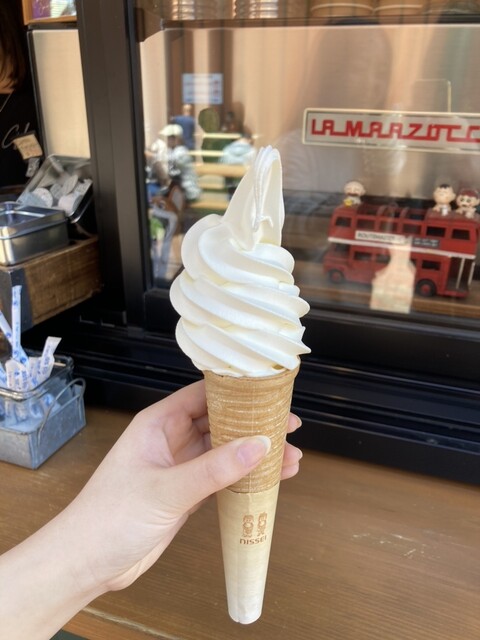 食品サンプル　ソフトクリーム　ホットドッグ　まいづる まいづる ソフトクリーム 食品サンプル - メルカリ