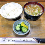 とんかつ とんき - 定食のご飯・味噌汁・漬物（箸がプラ箸になりました）（２０１４年８月）