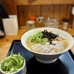 中華蕎麦 春馬 - 朝ラー塩(普)に九条ねぎトッピング
