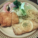 歓土里 - 日替わりランチ(白身魚のムニエルとチキンカツ)UP♪