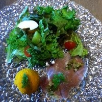 ルセット - 生ハム、カボチャ、ピクルス、サラダ