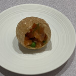 ラ メゾン ドゥ グラシアニ - ①白鷺サーモンのタルタルとグリンピース