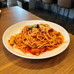 S.famiglia - 料理写真:ソーセージとズッキーニのトマトパスタ