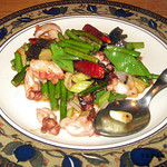 老虎菜 本店 - 明石タコとにんにくの芽のマーライ醤炒め