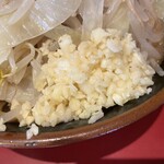 ラーメン二郎 - 『豚1枚ラーメン ニンニクヤサイ』のニンニク