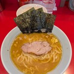 横浜家系ラーメン 黄金家 - 並盛ラーメン(ほうれん草抜き)￥850