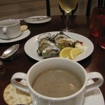 Bar and Billiard Room - 満足度の高い高級ビュッフェです