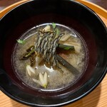 さくら京屋 - ◇祝いの鯉
      春ごぼう 新玉葱 わらび うろこ
      山椒 木の芽 花柚子