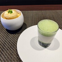 レストラン ラ・フロレゾン・ドゥ・タケウチ - L'AMUSE BOUICHIE
                
                春野菜のヴァリエーション ミレジム 2025