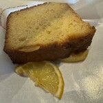 CASICA TABLE - 桂花と檸檬のケーキは甘めですが、ブラックコーヒーと良く合います。