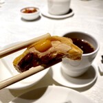 Hong Zhou Restaurant - アルコール感のあたりはあくどくなく、しっとりとしていて鶏肉が活きている