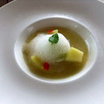 ラヴィマーナ アネックス パチャ - 完熟メロンのスープとクレームダンジュ メロンのソルベ添え