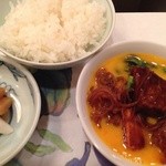 太田なわのれん - 黄金の三角地帯<黄身に浸る肉と野菜,ご飯,香の物>