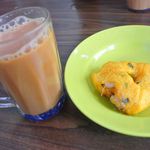 Teh Tarik Shop - アイステタリとワダ風揚げスナック　たしか1.5ドル程度