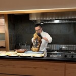 わたなべ - 巨大な筍を捌く