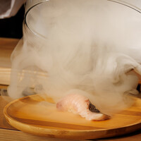 名物・瞬間燻製鮨