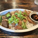 バソップ チャイ - 煮アヒル丼