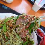 ZHEN ZHEN PORRIDGE - 刺身サラダは半分以上の人が頼んでます