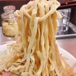 ラーメン一代 - 麺アップ（平打ち）