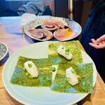 大衆肉酒場 こだわり米 匠 - 和牛ミニ手巻き寿司を炙り中