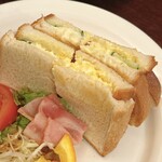 Café Mercado ミサキ - モーニングDのホットサンド(たまご)、アップ！