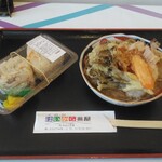 奥越前　はいから茶屋 - 九頭竜まいたけ天ぷらおろしそば＆九頭竜まいたけおにぎり