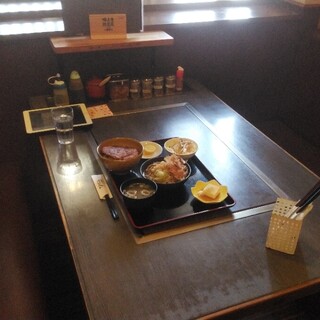 ダイニング&カラオケGORAKU てつぱん_1