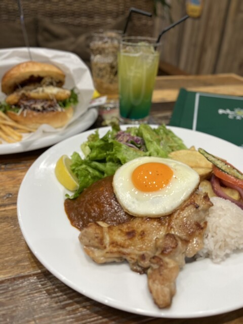 ALOHA CAFE Pineapple 草津栗東店 （アロハ カフェ パイナップル