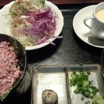 でみたす - 牛とろ丼定食