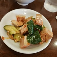 三和楼 - 若鶏肉とキュウリのピリ辛