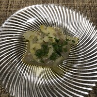 ヤマガタ サンダンデロ - 魚とセロリのカルパッチョ