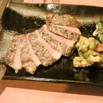 ワイン＆料理 竹八 - 仔牛の香草マリネのグリエ1780円