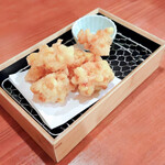 ごぼうのてっぺん - エビとトウモロコシの天ぷら