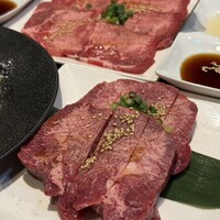 老舗精肉店直送 千種焼肉 飛騨牛の奴隷 千種店 - 