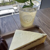 BLUE YARD - レモンケーキ（¥680）