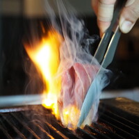 焼うお いし川 名古屋 - 脂したたり燃え上がる