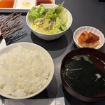 焼肉せんりゅう - 真っ白な ご飯も おススメ♪ こちら 通常盛り 無料で大盛りに出来ます