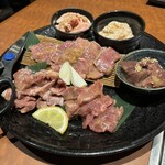 どすこい商店 ホルモン焼肉 豚星 - 