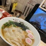 やんやん 焼き小籠包専門店 - ワンタンメン