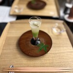 赤坂 菊乃井 - 新玉葱すり流し うすい豆