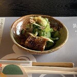 うなぎ 鷺邸 - 「水郷（すいきょう）かばせいろ」の前菜の「鰻ざく」