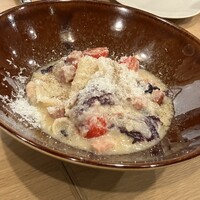 MAKIBI - 淡路産の玉ねぎがとろける美味しさ。布のようなパスタもソースにピッタリ。
