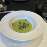 ガストロノミー ジョエル・ロブション - リコッタチーズを詰めたラヴィオリ グリーンアスパラガス