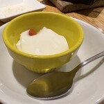 羽根餃子とフライパン中華 馬馬虎虎 - 杏仁豆腐