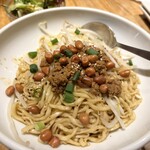 羽根餃子とフライパン中華 馬馬虎虎 - まめ