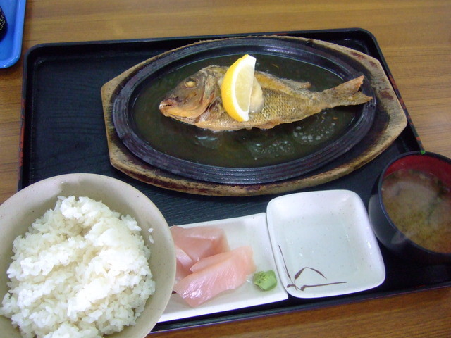 観光客の方は絶品魚のバター焼きがオススメです 築地の様な締まった刺身が出てくると思う方は妄想でしょう By Subaru555 パヤオ直売店 ぱやおちょくばいてん 沖縄市 魚介料理 海鮮料理 食べログ